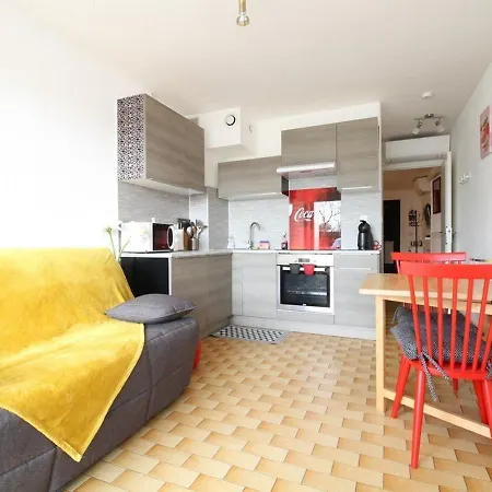 Spacieux T2 Renove Proche Etang De Thau, Climatise, Terrasse, Parking, Wifi A 800m Des Thermes - Fr-1-553-207 شقة