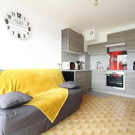 Spacieux T2 Renove Proche Etang De Thau, Climatise, Terrasse, Parking, Wifi A 800m Des Thermes - Fr-1-553-207 شقة