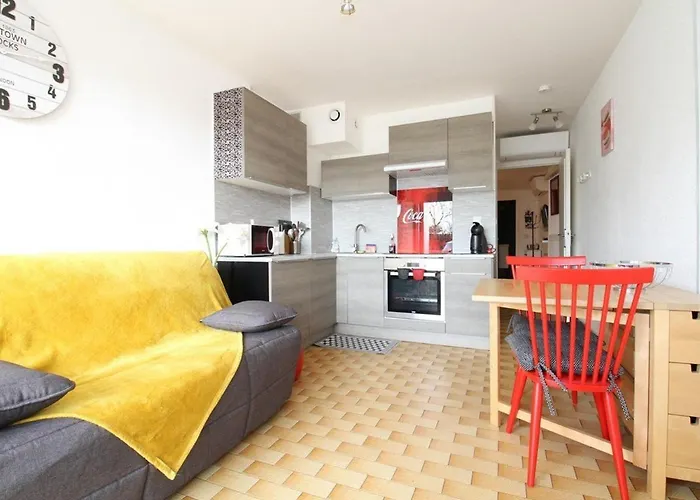 Spacieux T2 Renove Proche Etang De Thau, Climatise, Terrasse, Parking, Wifi A 800m Des Thermes - Fr-1-553-207 Lejlighed